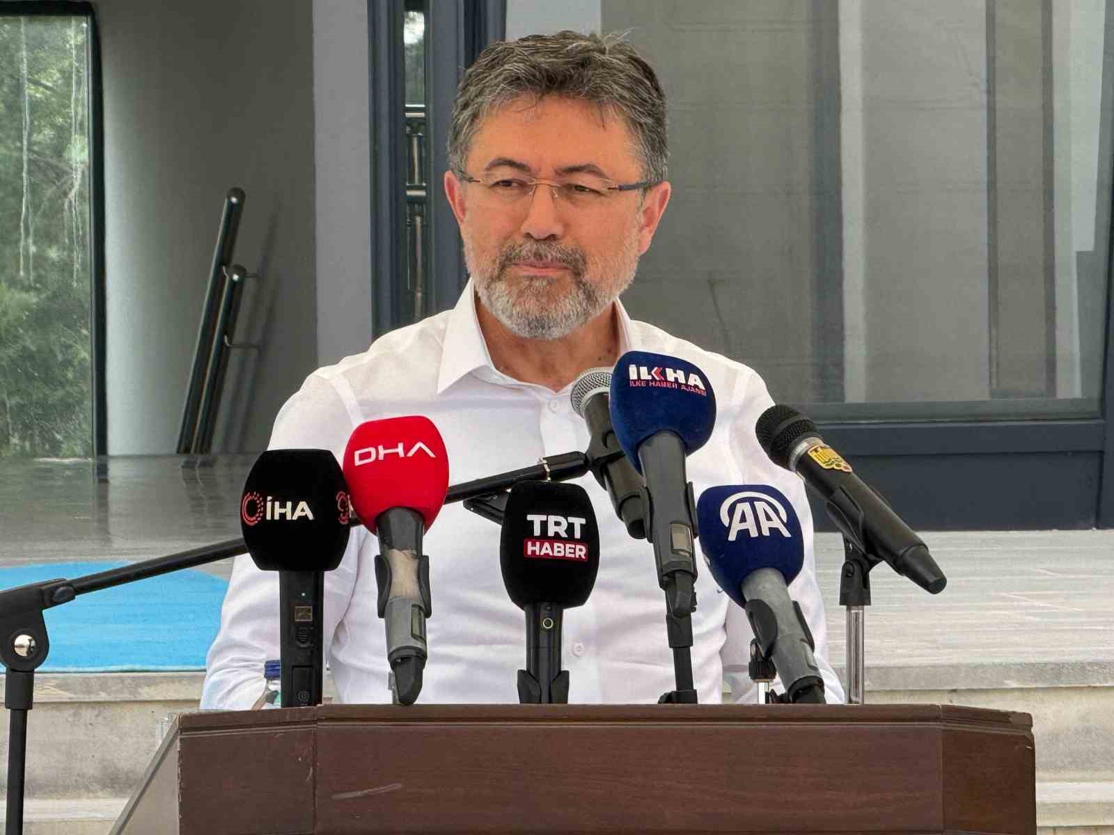 Bakan Yumaklı: "Şu anda Türkiye genelinde hasatta yüzde 5 seviyesine ulaşıldı"