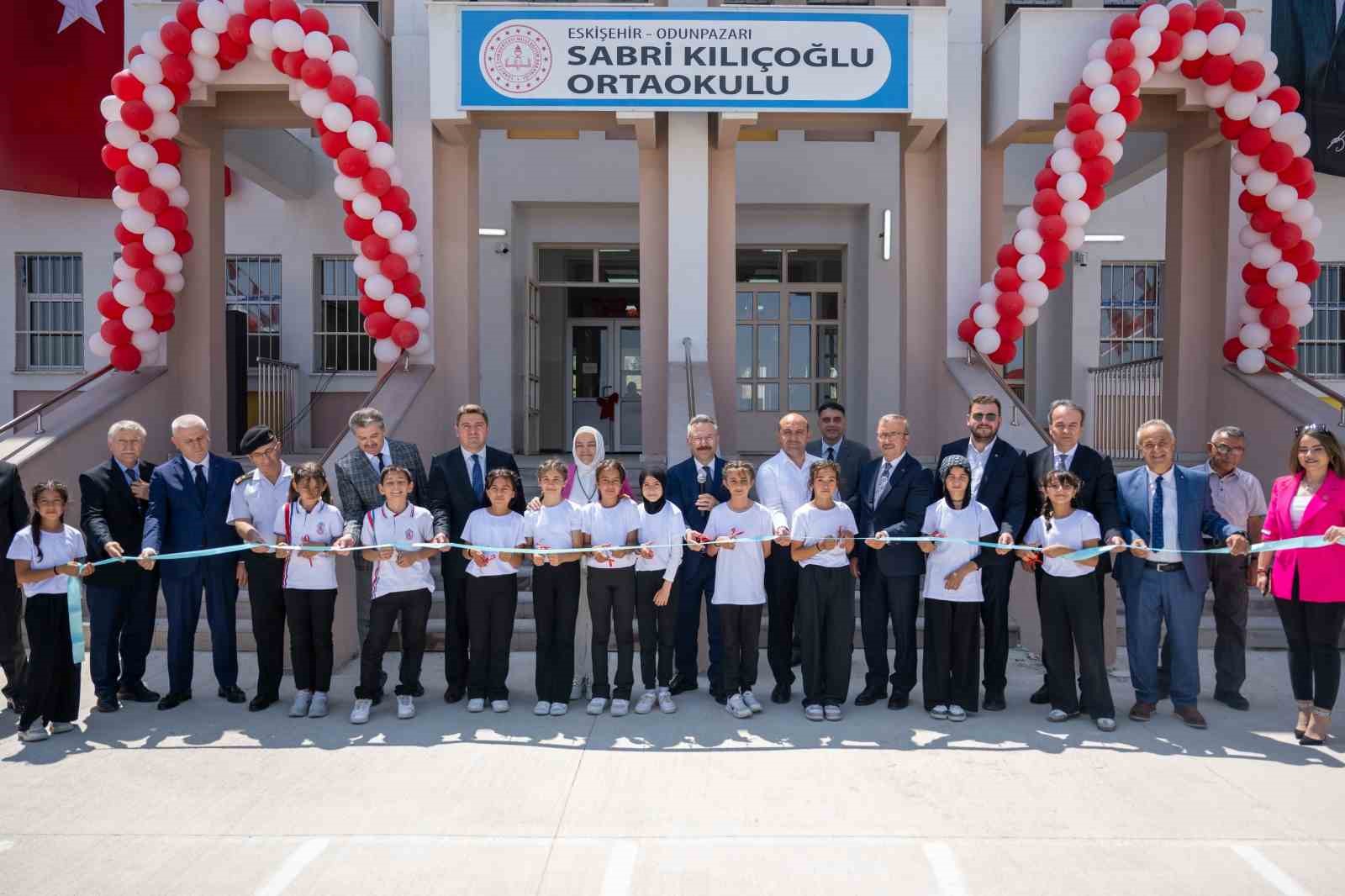 Sabri Kılıçoğlu Ortaokulu ve Süleyman Şah Anadolu Lisesi’nin açılış töreni yapıldı