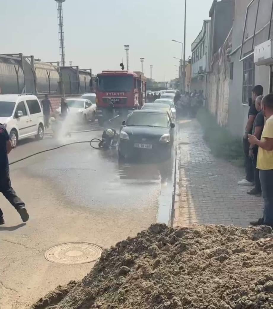Batman'da park halindeki otomobil yandı İhlas Haber Ajansı
