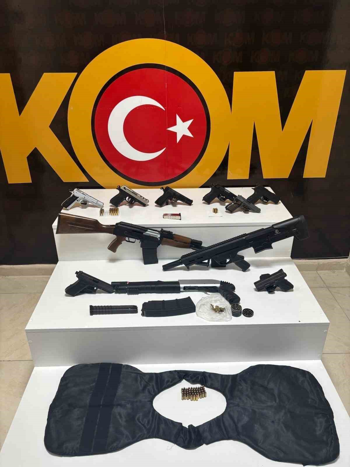 Ceyhan&rsquo;da organize su&ccedil; &ouml;rg&uuml;t&uuml; &ccedil;&ouml;kertildi
