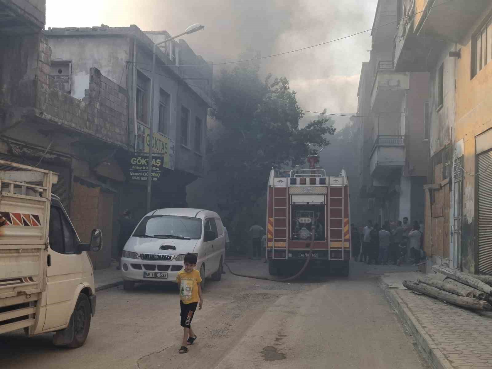Kahramanmaraş&rsquo;ta atık yangını
