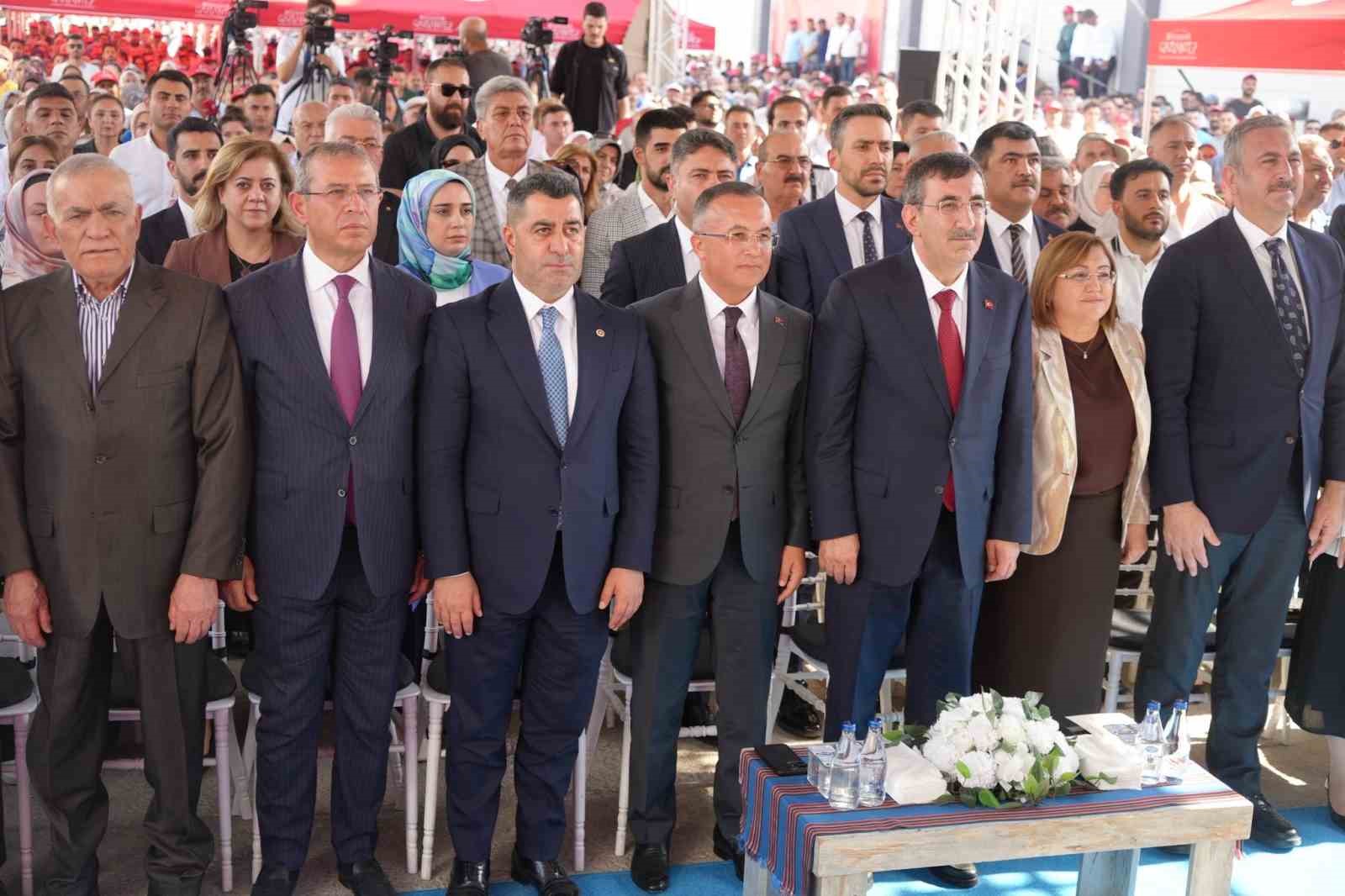 Cumhurbaşkanı Yardımcısı Cevdet Yılmaz, BÜSEM açılışında konuştu
