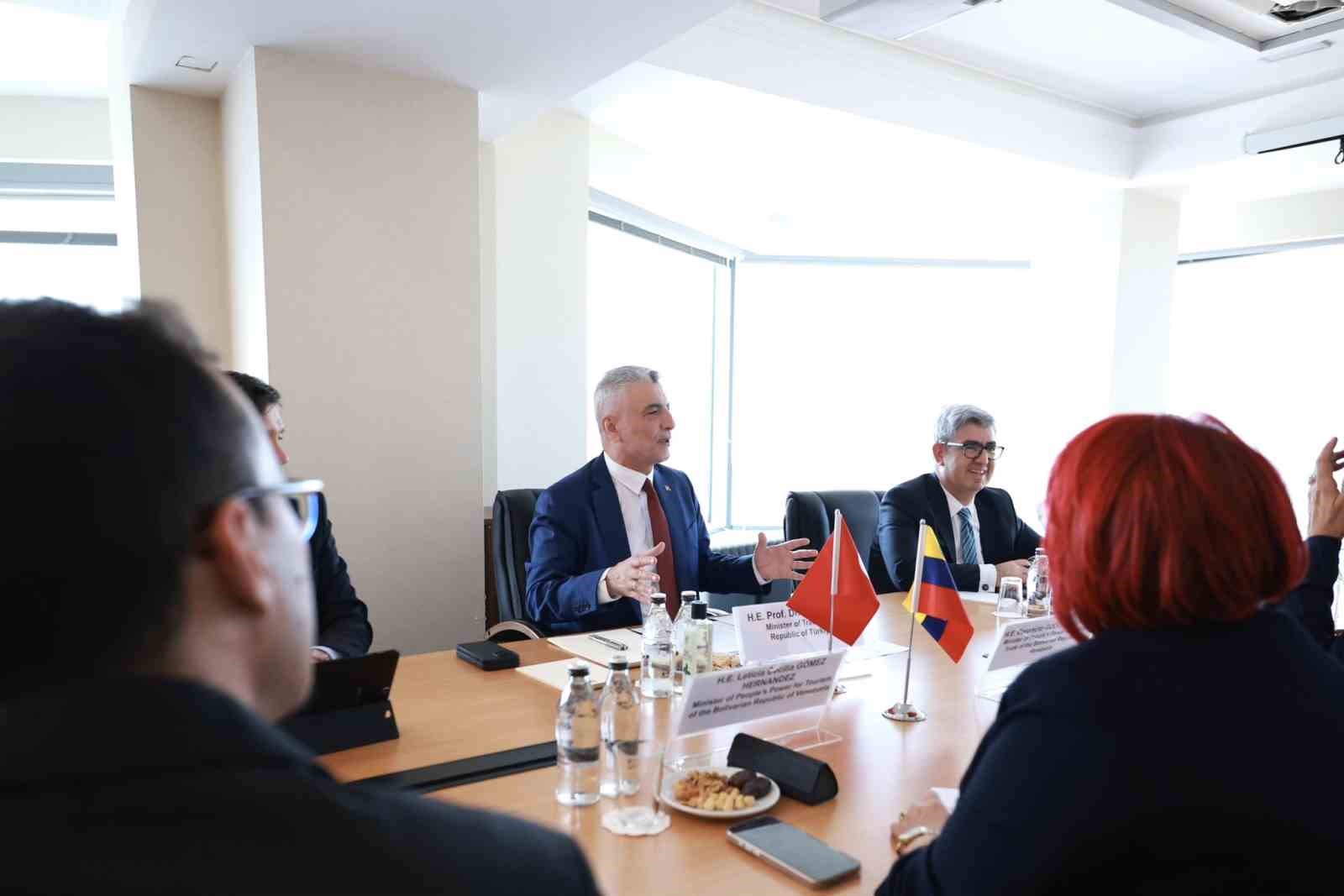 Ticaret Bakanı Bolat, Venezuela Ticaret Bakanı Calderon ve Turizm Bakanı Hernndez ile bir araya geldi