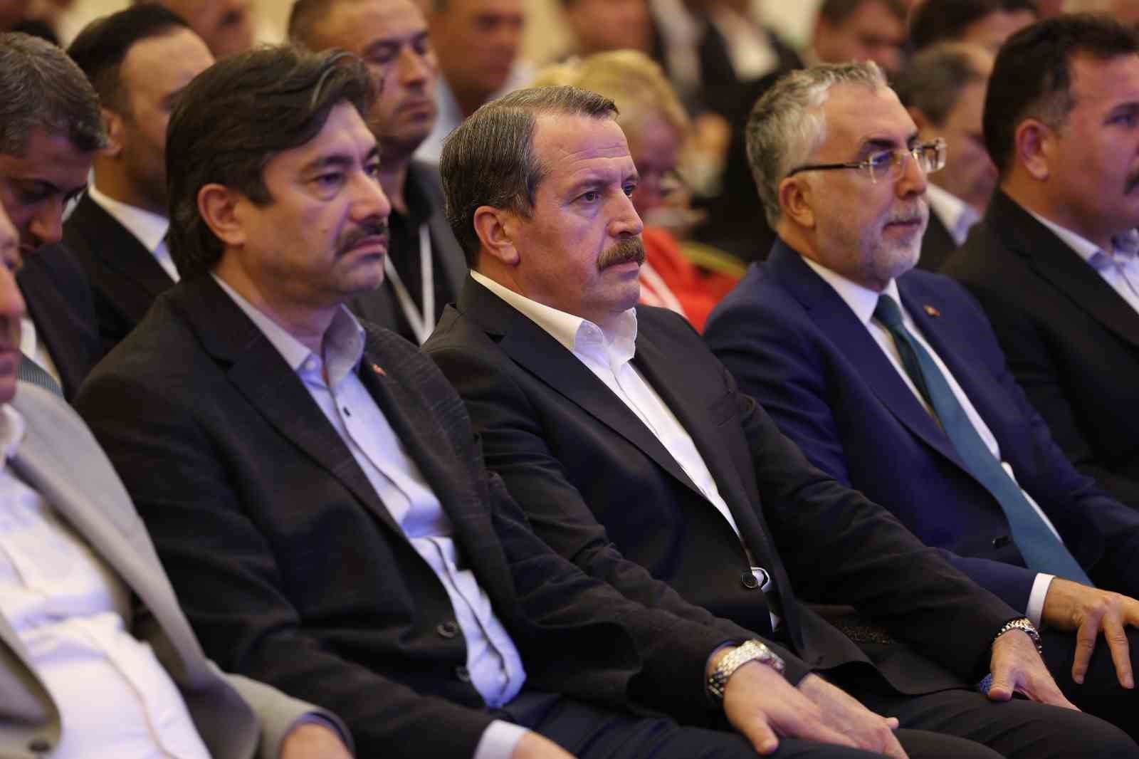 Bakan Işıkhan: "500 bin kadın, 500 bin genç, 45 bin engelli ve 275 bin yükseköğretim mezununu istihdama kazandırmayı hedefliyoruz"