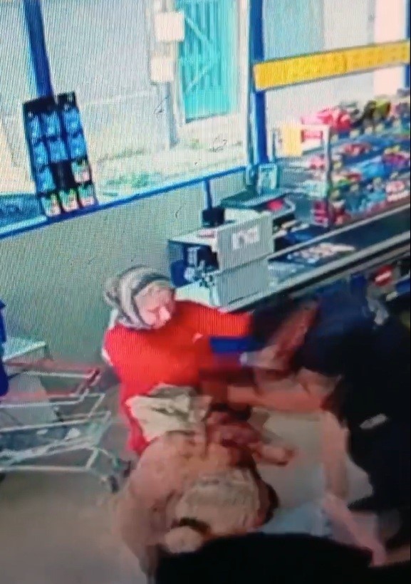 Markette 3 kişiyi darp eden belediye personeli görevinden uzaklaştırıldı