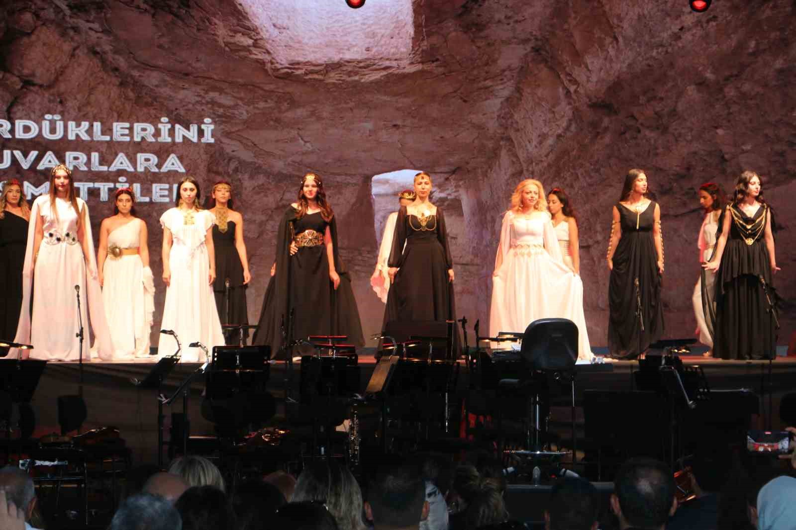 3 bin yıllık Zerzevan Kalesi’nde "1. Anadolu Opera ve Bale Festivali" düzenlendi