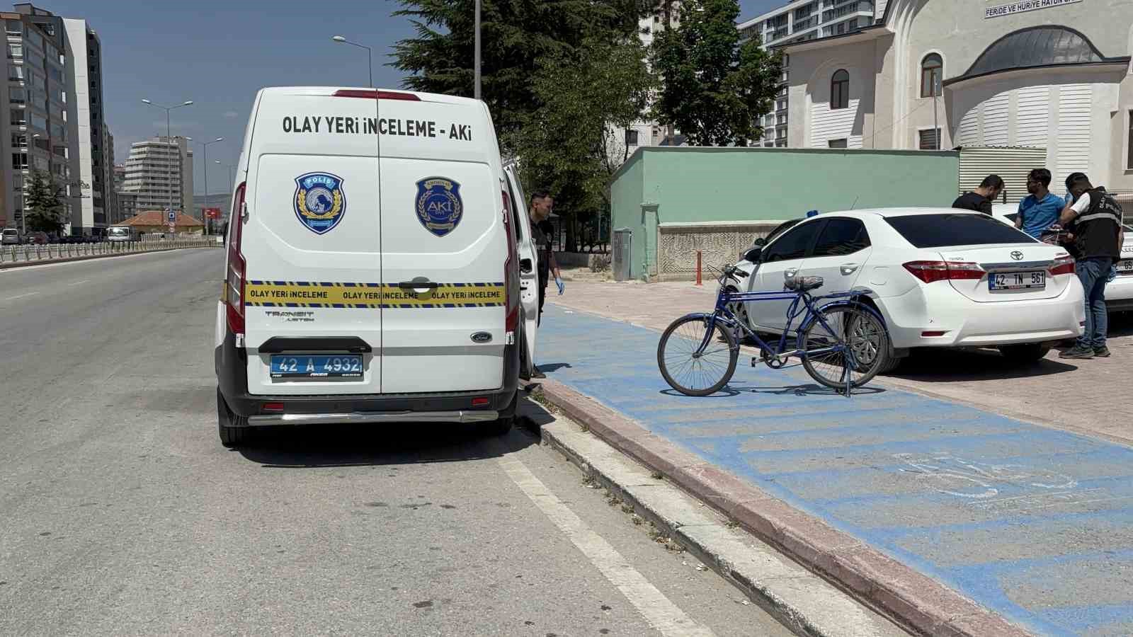 Bisiklet sürücüsünün hayatını kaybettiği kaza kamerada