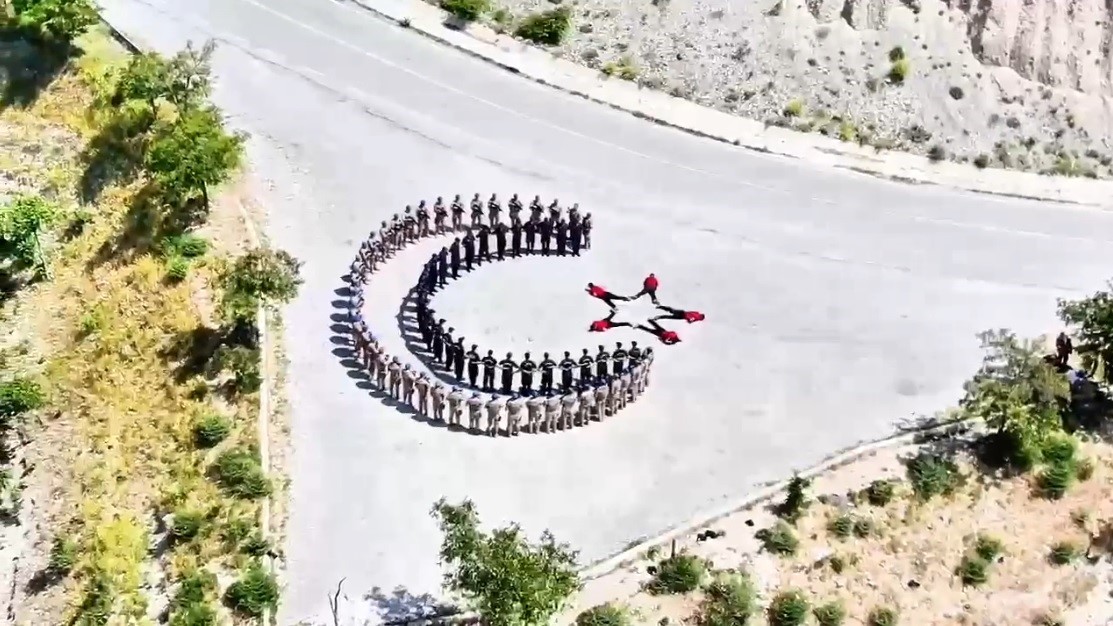 Erzincan İl Jandarma Komutanlığı’ndan ’186’inci yıl özel klibi’