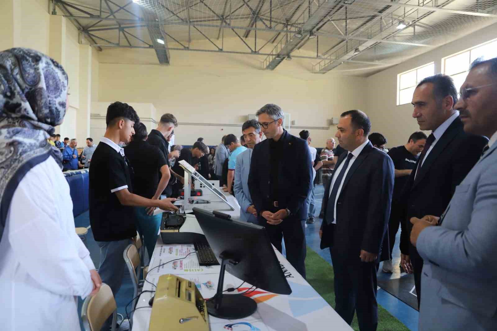 Bayburt’ta Mesleki ve Teknik Eğitim Fuarı’nda meslek dalları tanıtıldı