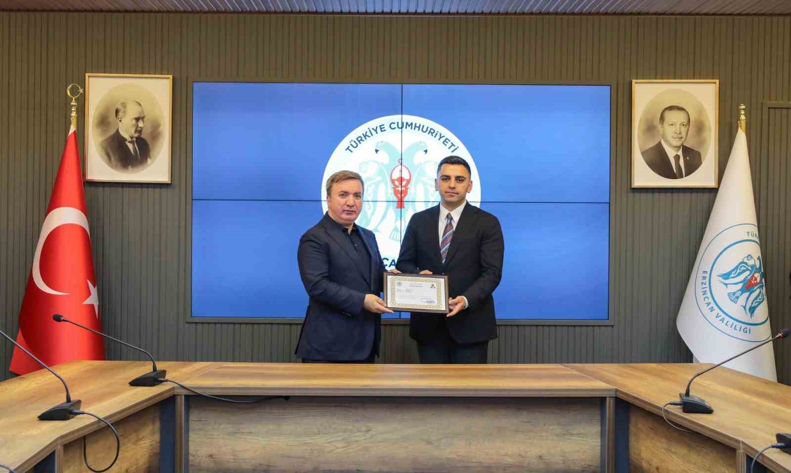 Erzincan&rsquo;da başarılı birim amirlerine başarı belgesi
