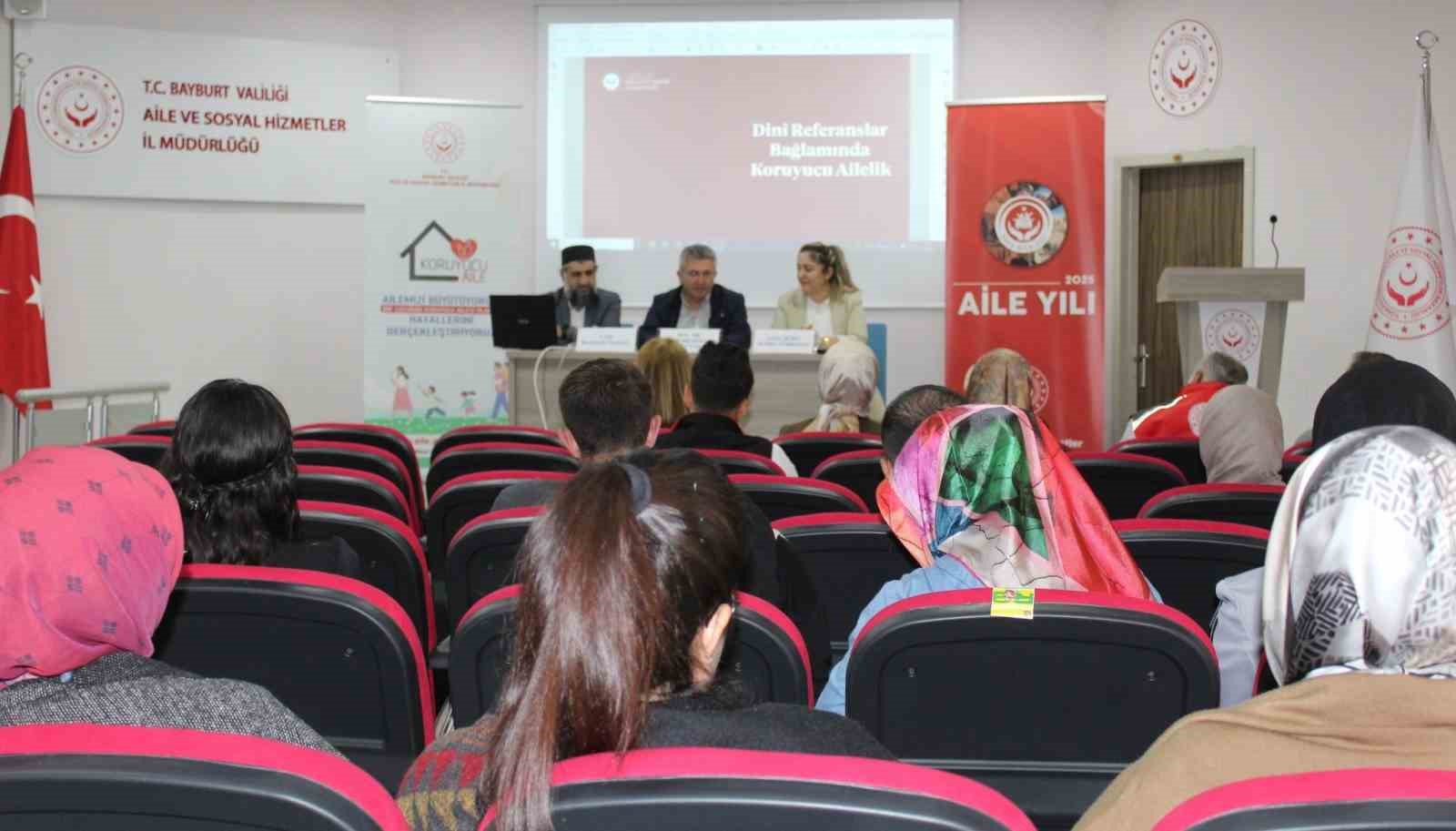 Bayburt’ta ‘Koruyucu Aile’ söyleşisi düzenlendi