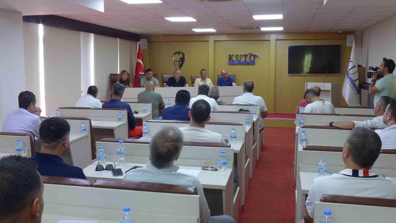 Kuşadası’nda seyahat acentaları ve esnaf temsilcileri bir araya geldi