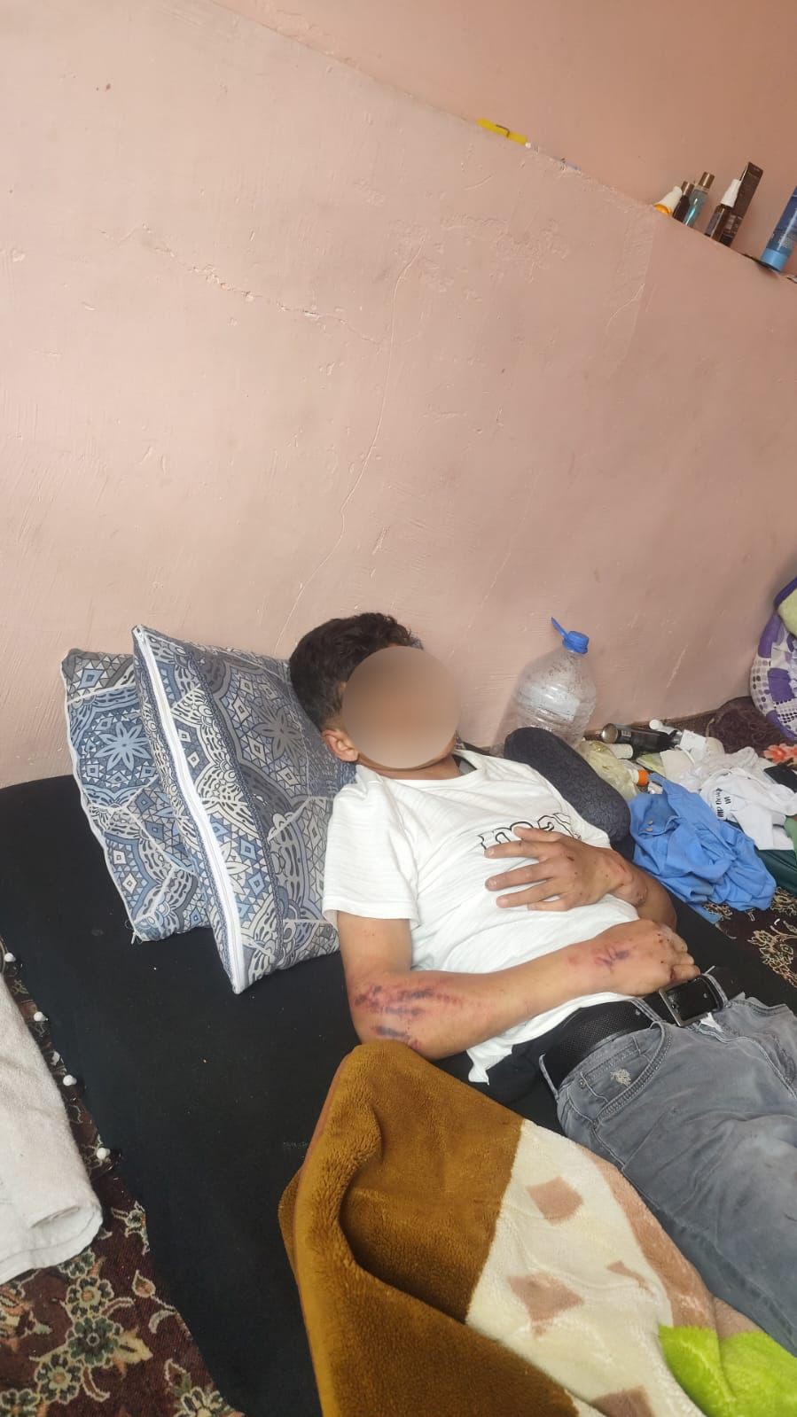 Gen&ccedil;leri sopayla d&ouml;vd&uuml;ğ&uuml; iddia edilen ş&uuml;pheli serbest kaldı
