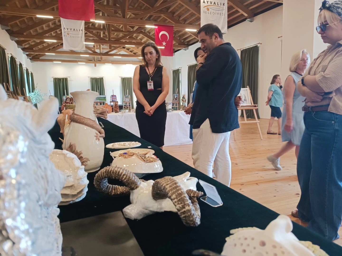 Ayvalık HEM’in sene sonu sergisi büyüledi