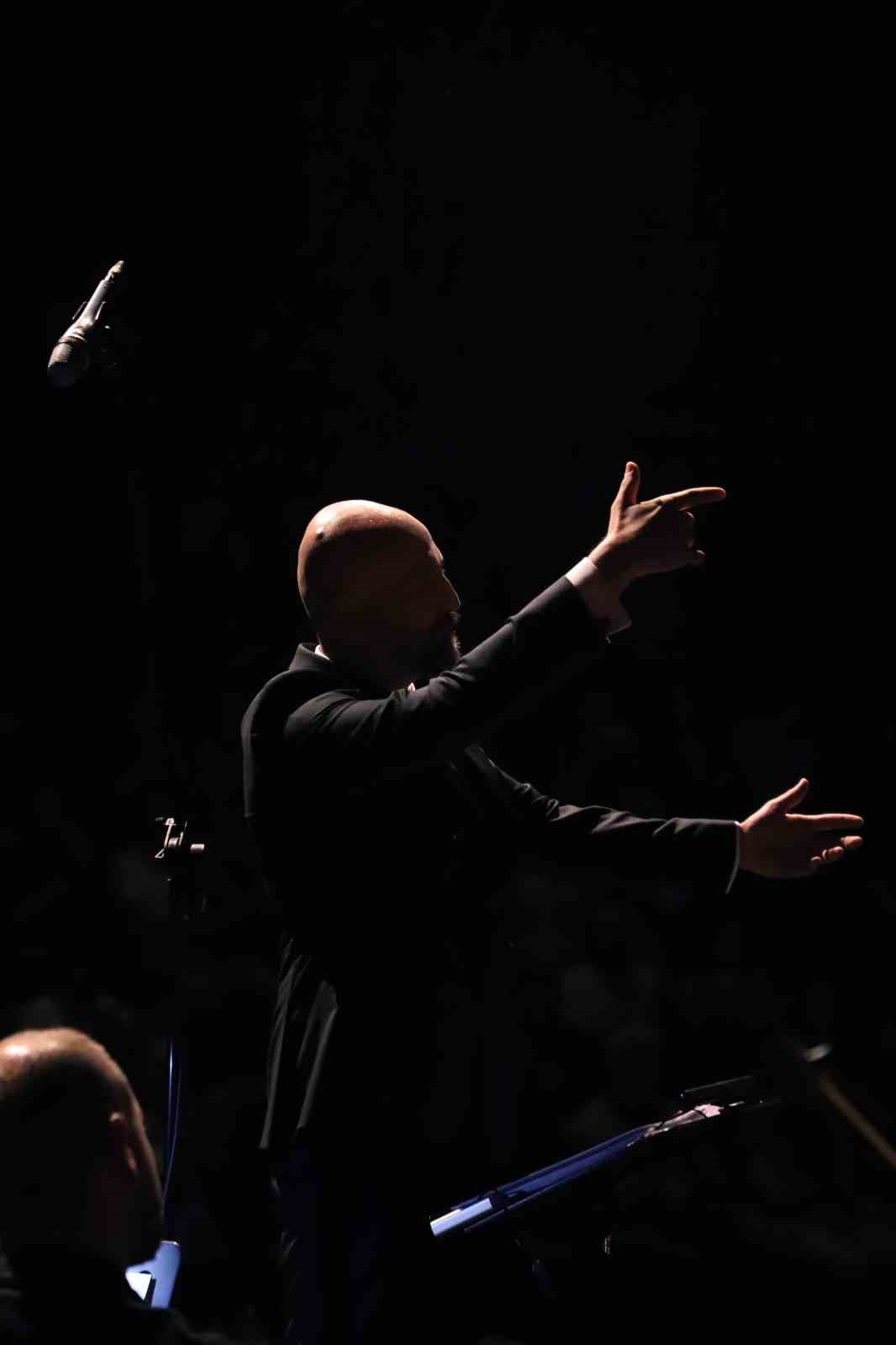 Atat&uuml;rk &Uuml;niversitesi oda orkestrası ilk konseriyle sanatseverleri b&uuml;y&uuml;ledi
