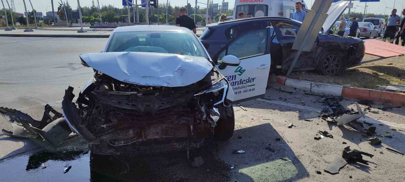 Karaman’da otomobiller çarpıştı: 1 yaralı