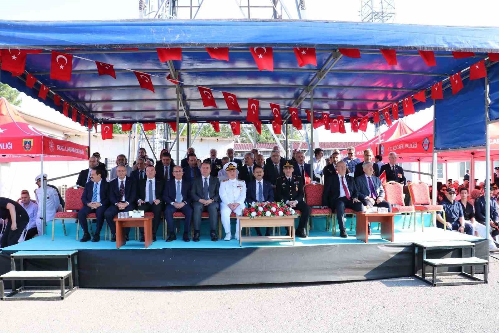 Komandoların g&ouml;sterisiyle jandarma 186. yılını kutladı
