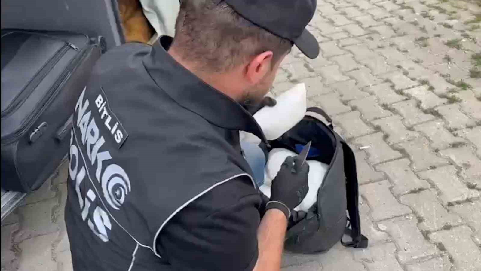 Bitlis’te 13 kilo metanfetamin ele geçirildi