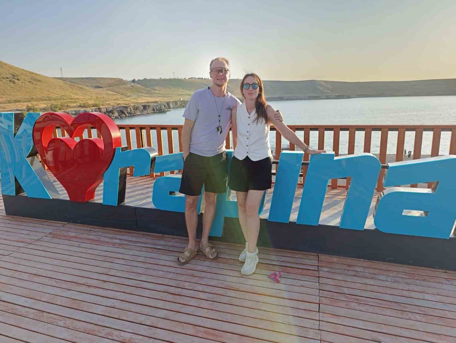 Karapınar&rsquo;ın doğal g&uuml;zelliği Acıg&ouml;l, yabancı turistlerin g&ouml;zdesi oldu
