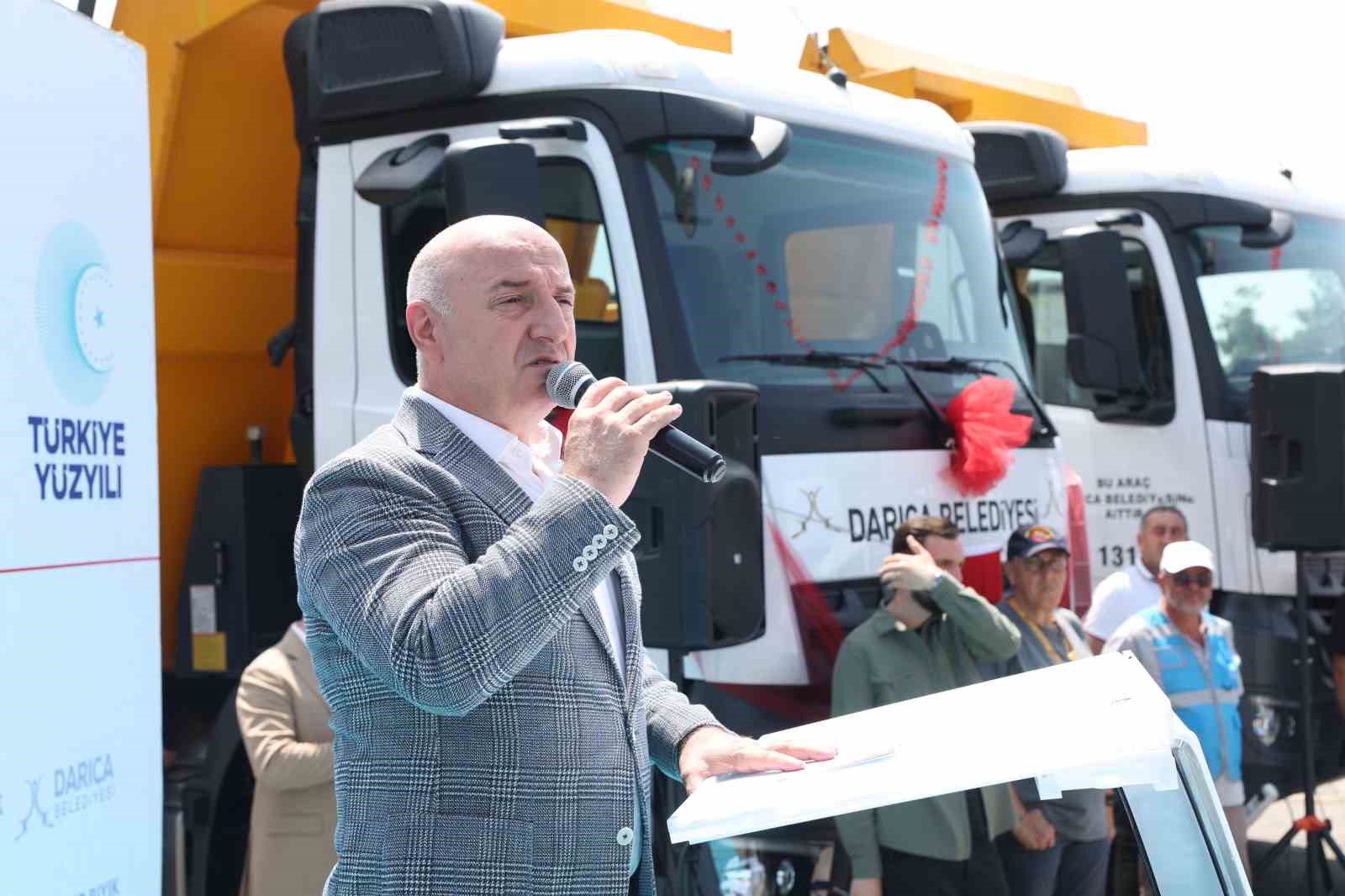 Darıca Belediyesi öz kaynaklarıyla 18 hizmet aracı satın aldı