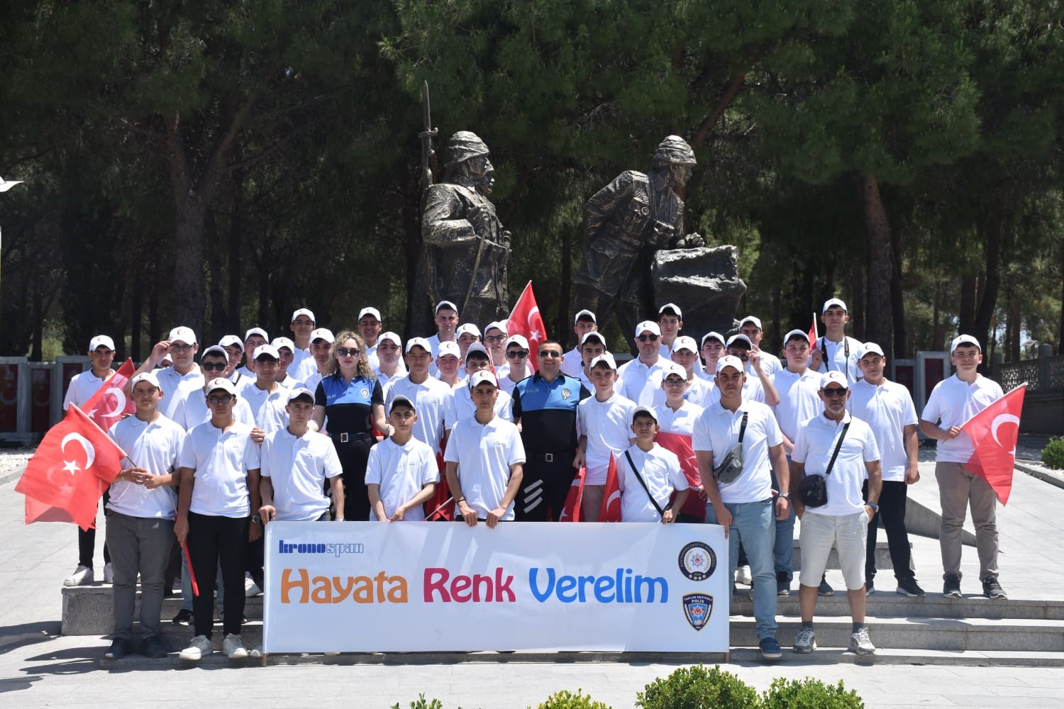Kastamonu’da liseli öğrenciler, Çanakkale Şehitliğini gezdi

