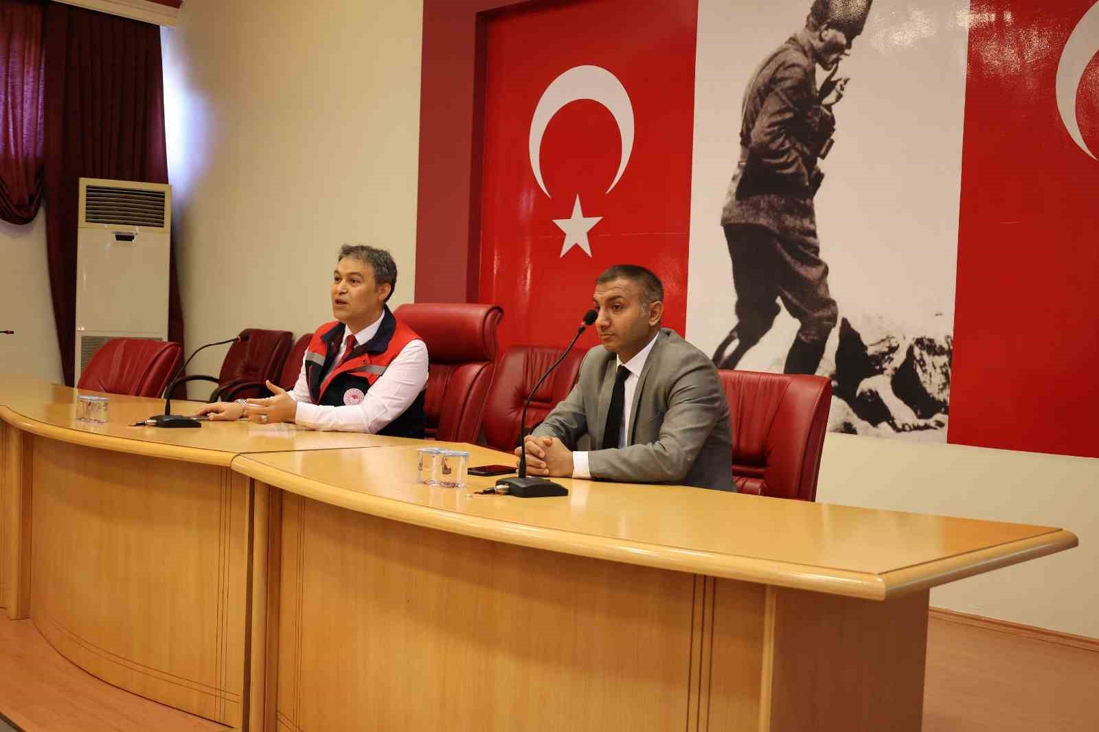 Çiftçilere ’Hümik Asit’ dağıtıldı
