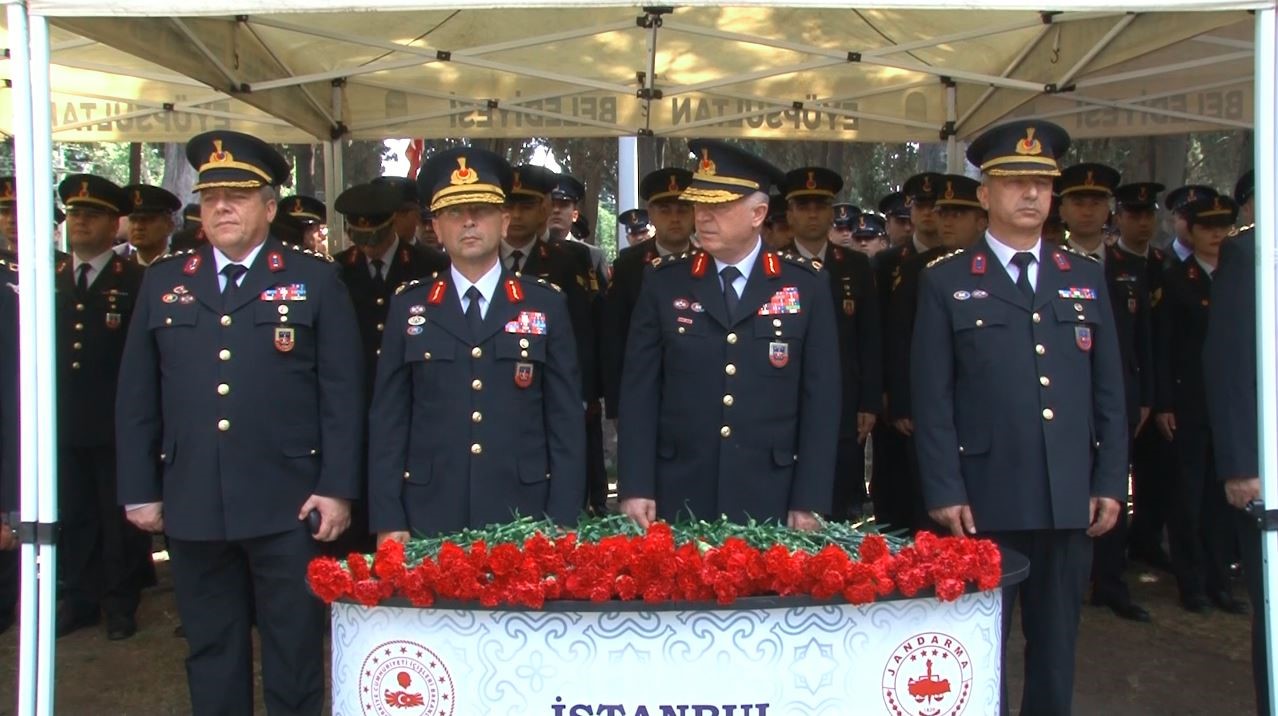 Jandarma Genel Komutanlığı’nın 186’ıncı kuruluş yıl dönümünde şehitler kabri başında anıldı