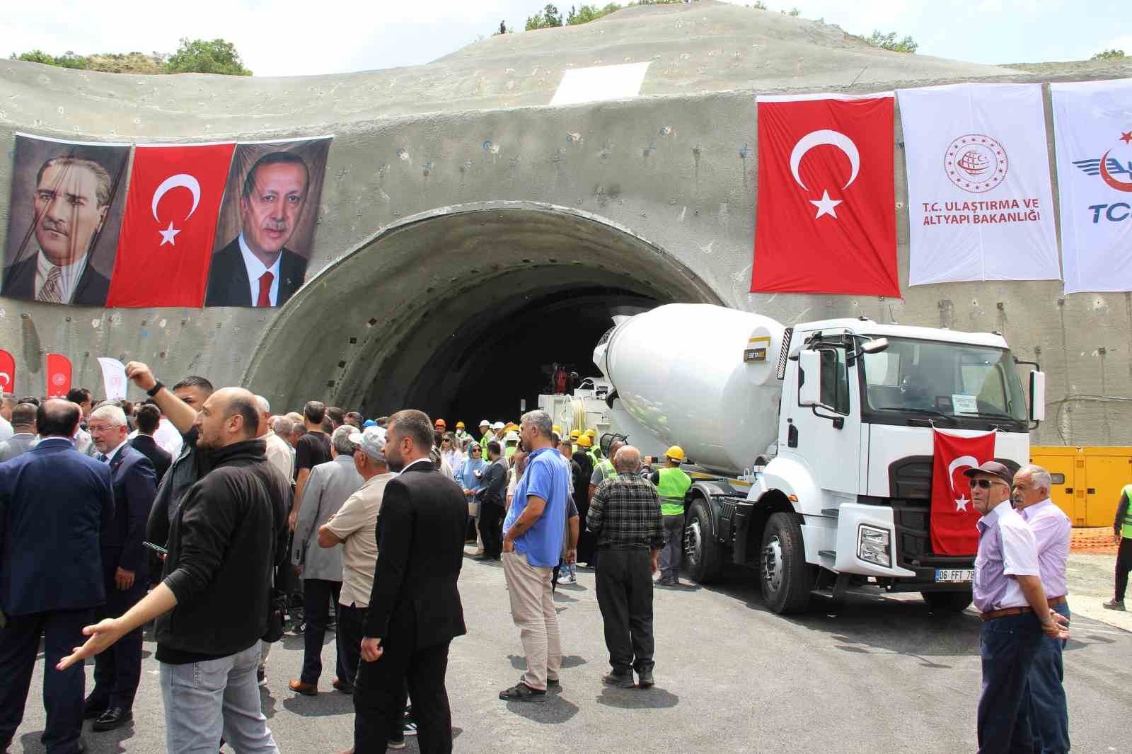 Ankara-Kırıkkale-&Ccedil;orum-Samsun Hızlı Tren Projesi&rsquo;nde Delice-&Ccedil;orum etabının temeli atıldı
