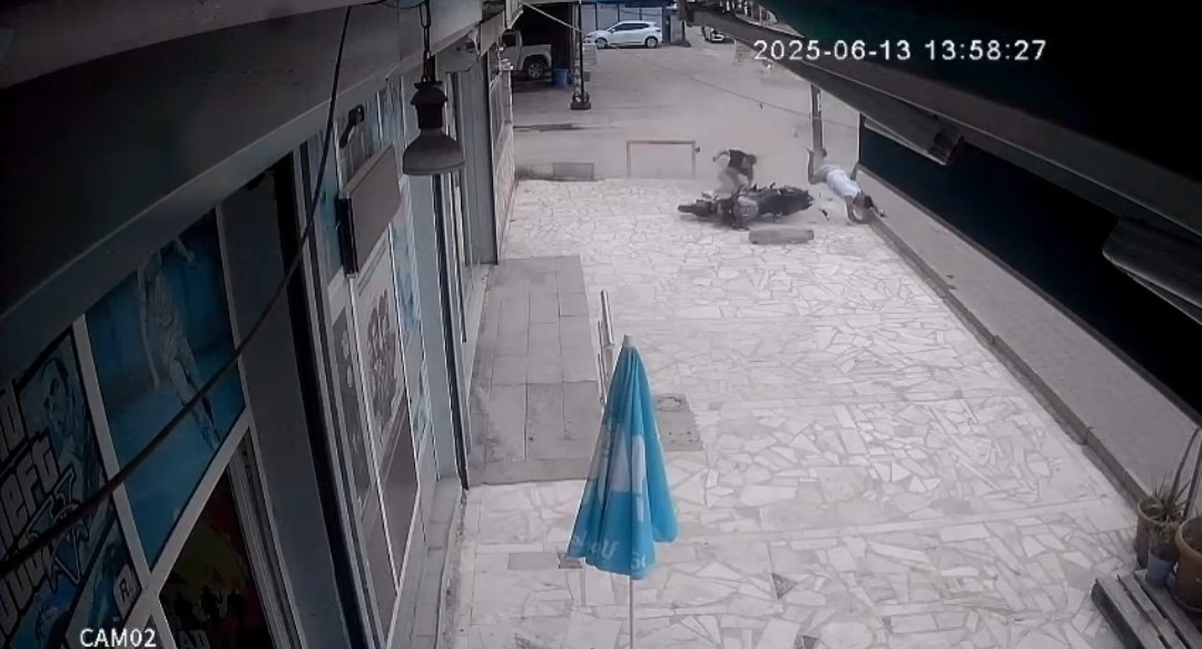 Adana’da iki ayrı kazada 2’si ağır 3 kişi yaralandı