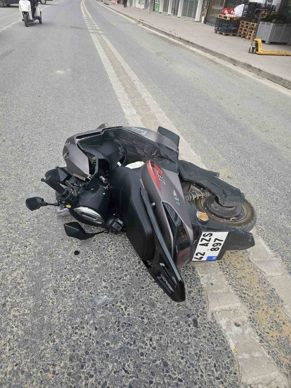 Ilgın&rsquo;da otomobil ile motosiklet &ccedil;arpıştı: 1 yaralı

