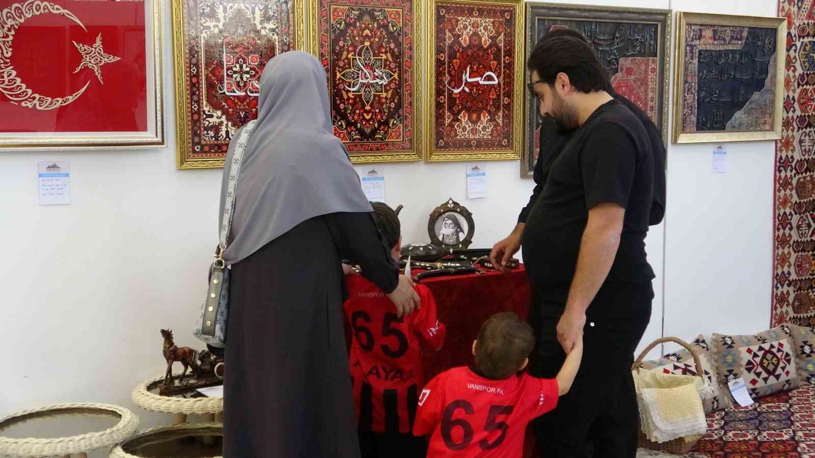 Van&rsquo;da unutulmaya y&uuml;z tutmuş sanatlar sergisi a&ccedil;ıldı
