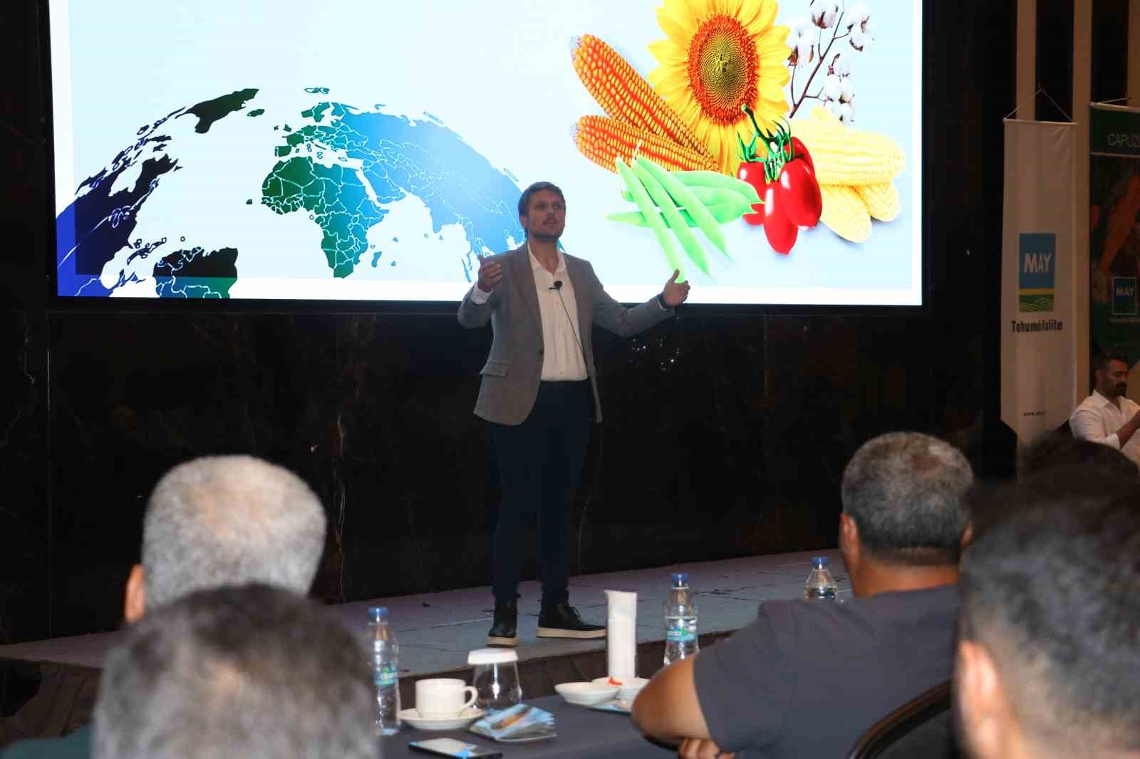 Şanlıurfa’da ziraat mühendisleri mısır üreticileri ile buluştu