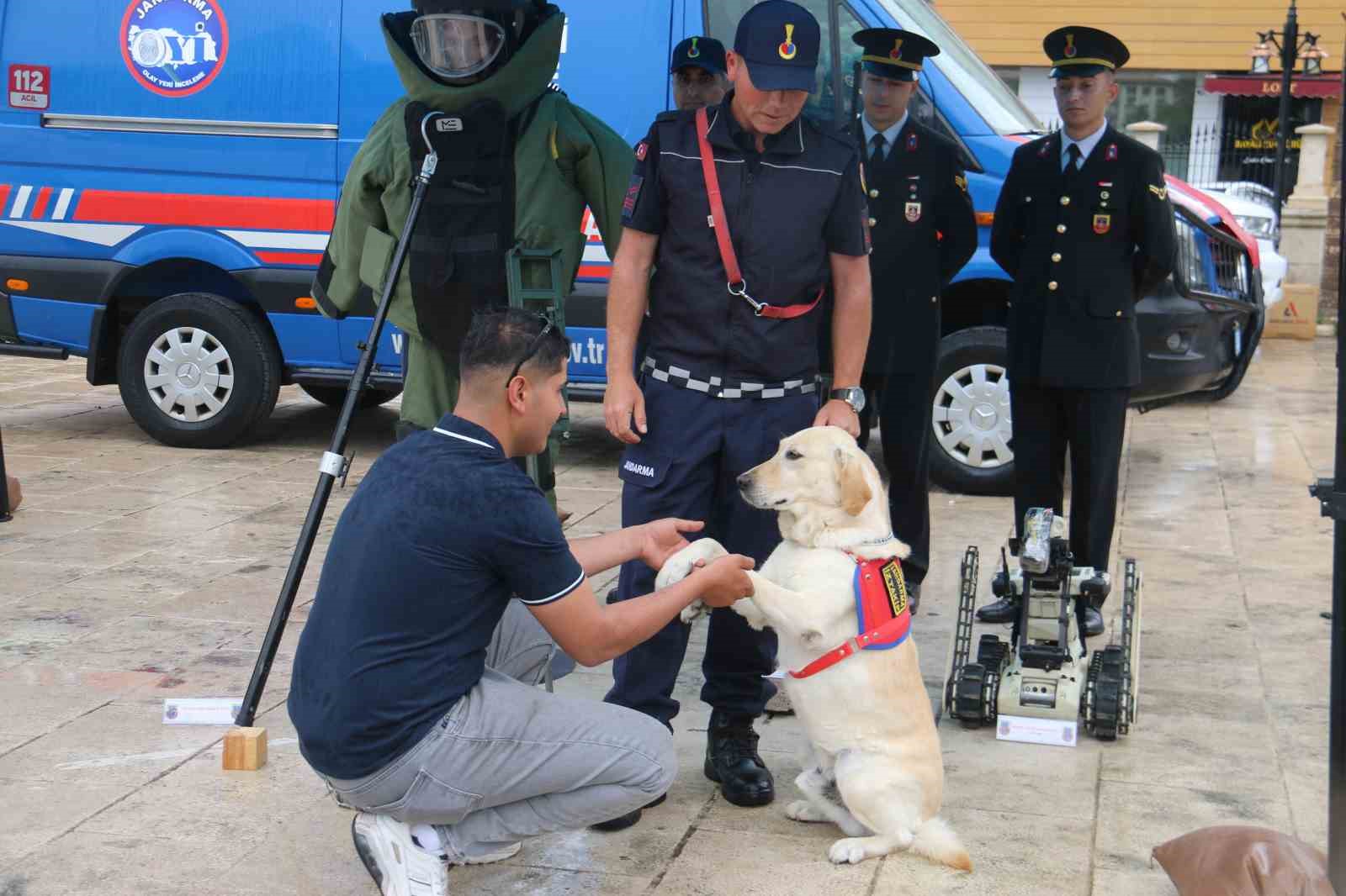 Teşkilatın gözbebekleri 186. kuruluş yıl dönümünde sergilendi