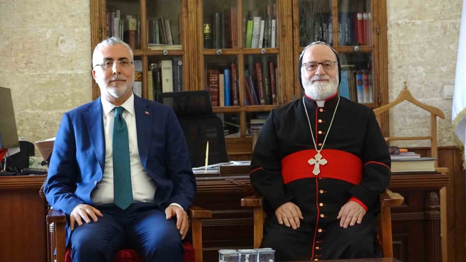 Bakan Işıkhan, Mardin’de din temsilcileri ile bir araya geldi