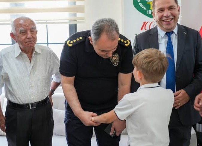 Isparta’da babalar günü şehit babalarıyla birlikte kutlandı
