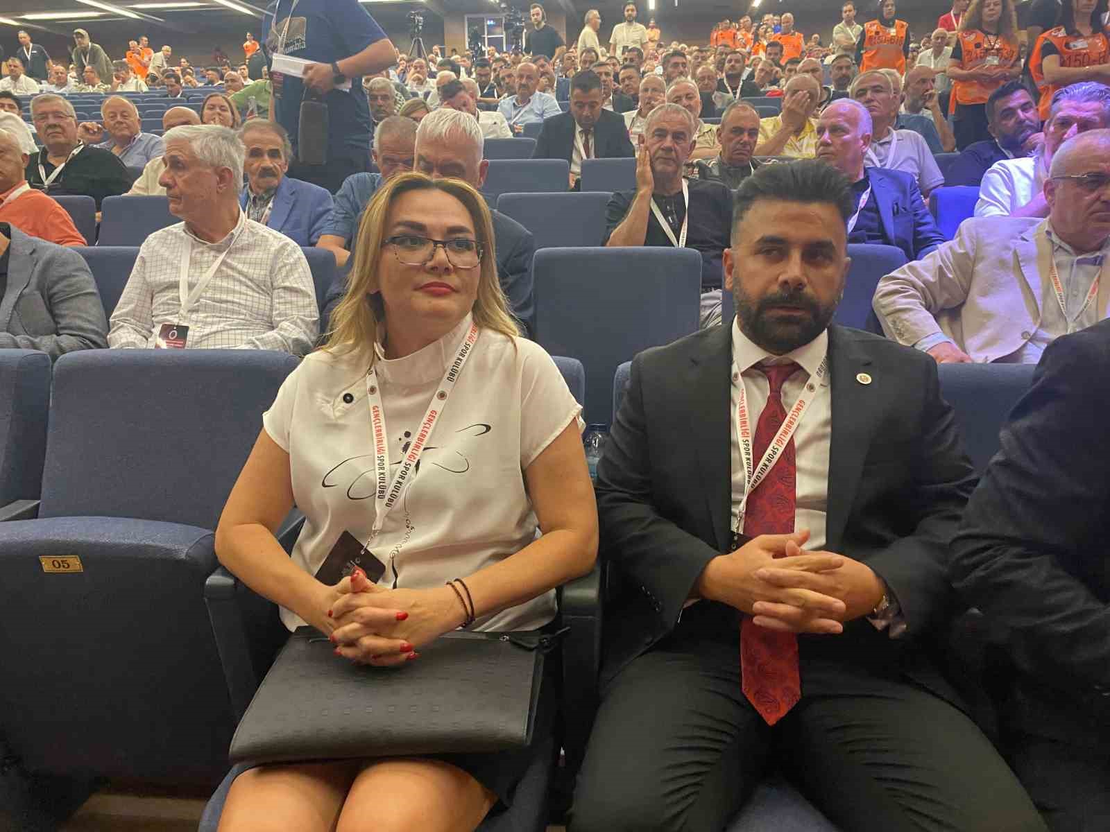 Gen&ccedil;lerbirliği&rsquo;nde Nil&uuml;fer Bircan, başkan adayı oldu
