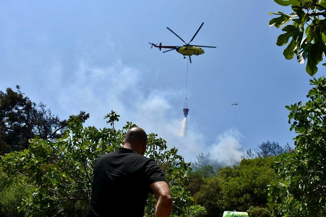 Başkan Zenirci orman yangını &ccedil;alışmalarını yerinde takip etti
