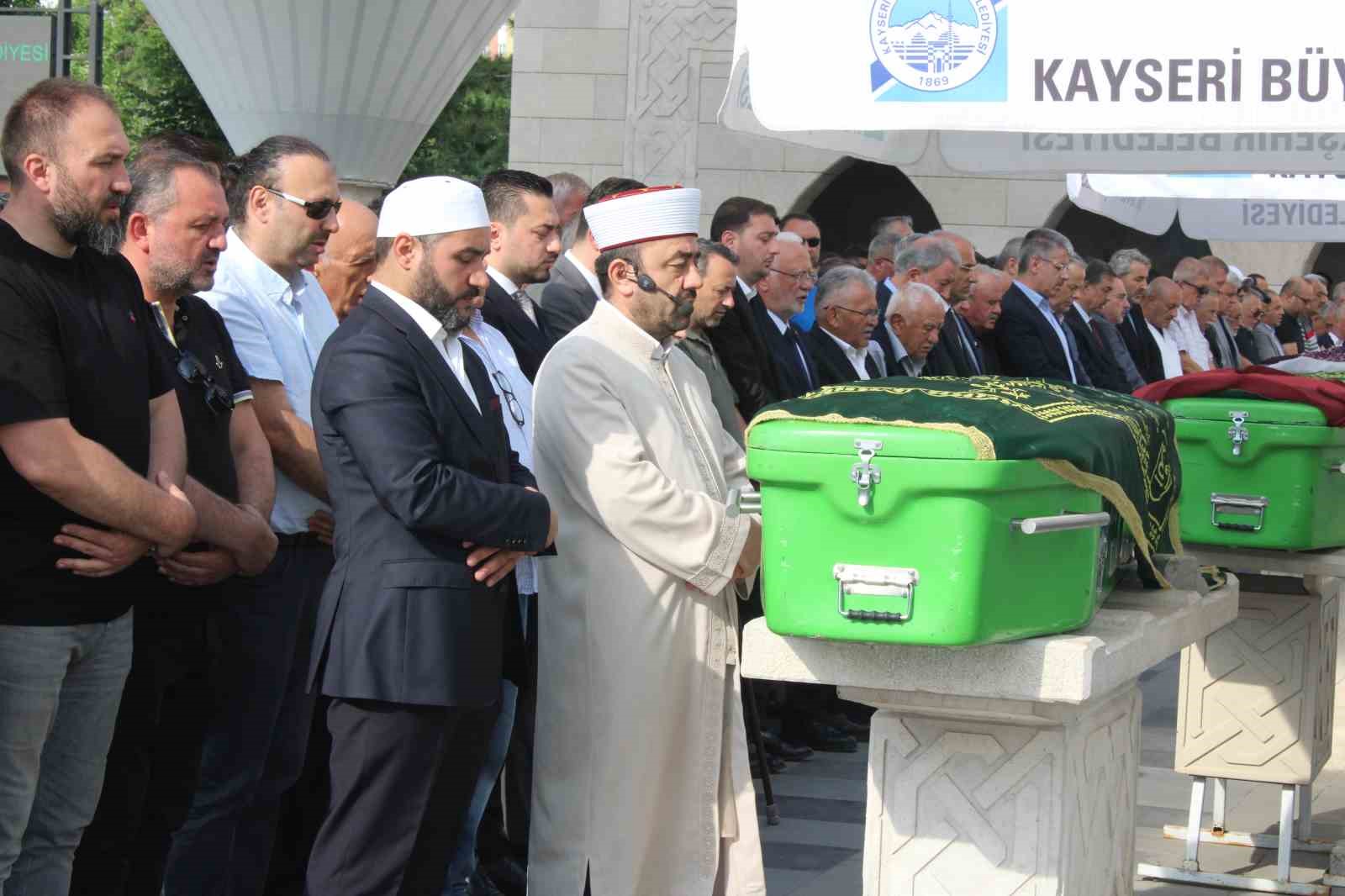 Başkan Büyükkılıç’ın yengesi son yolculuğuna uğurlandı