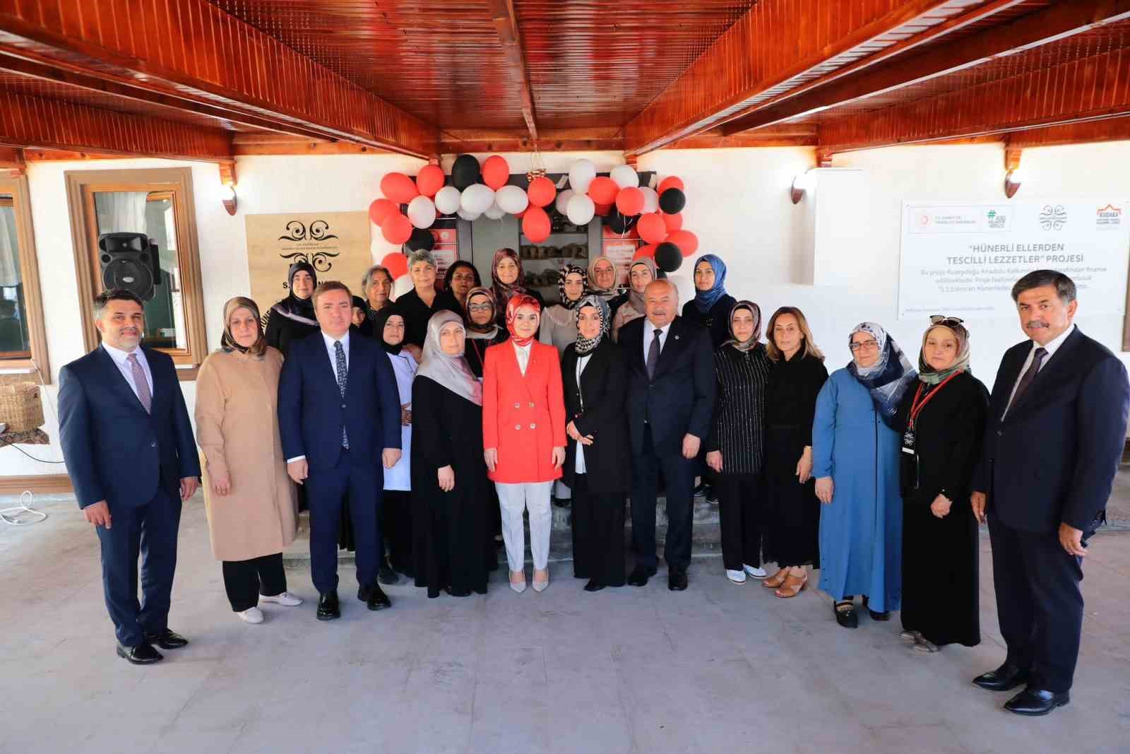 H&uuml;nerli Eller Kadın Kooperatifi yeni hizmet binası a&ccedil;ıldı
