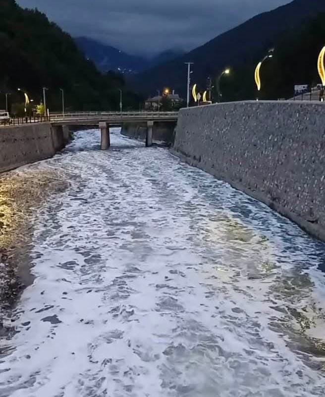 Aksu Deresi’nde kimyasal atık şüphesi