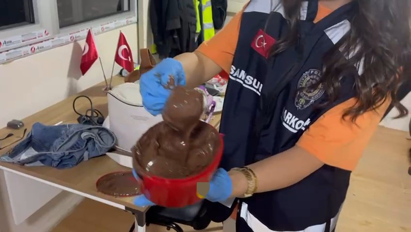 Çikolatanın içine gizlenmiş uyuşturucu ele geçirildi