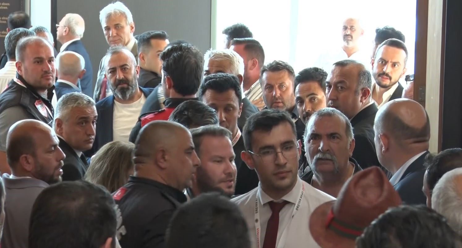 Gen&ccedil;lerbirliği Olağan Genel Kurulu&rsquo;nda İHA muhabirine hakaret
