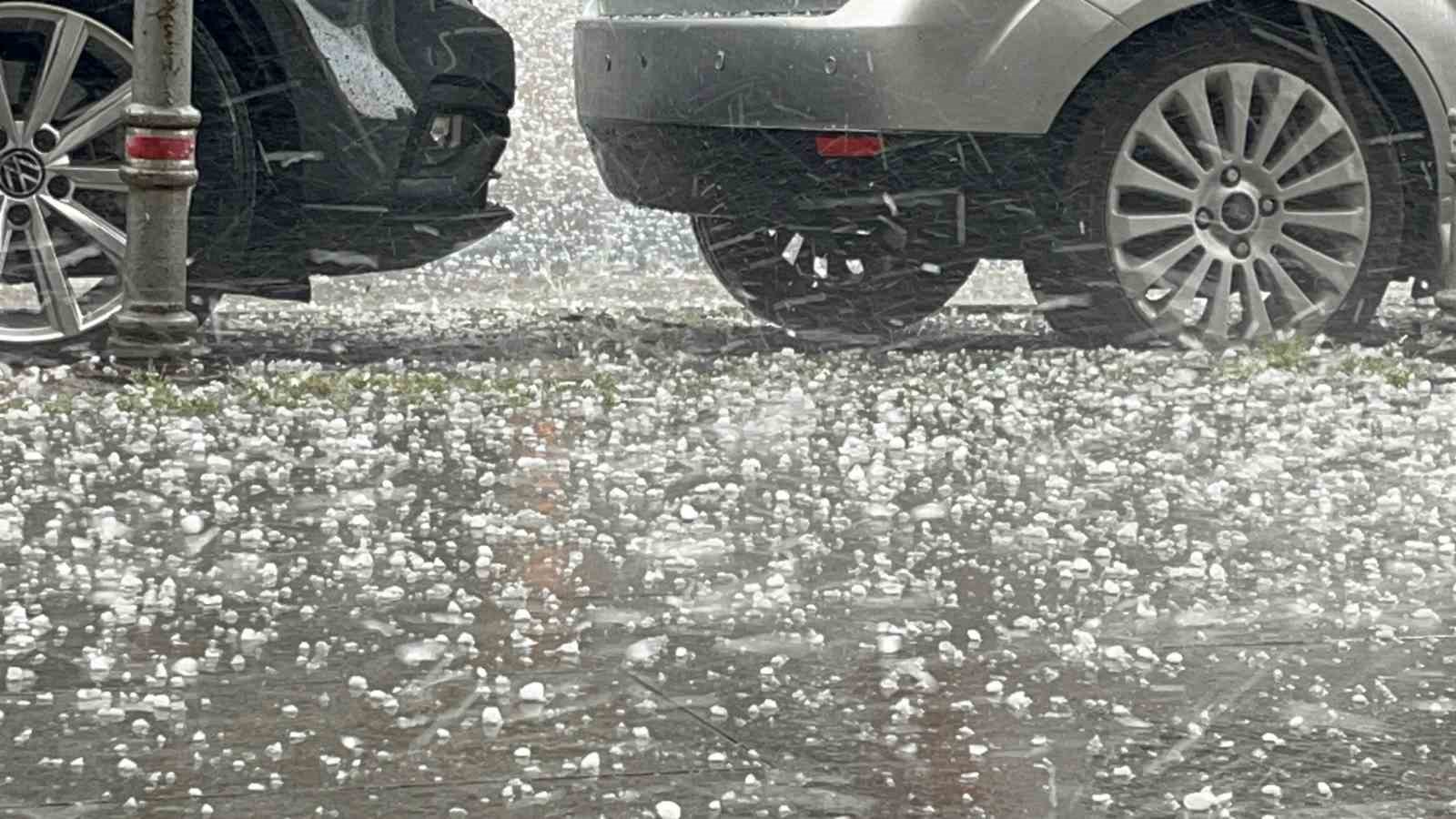 Konya’da dolu ve sağanak yağış etkili oldu