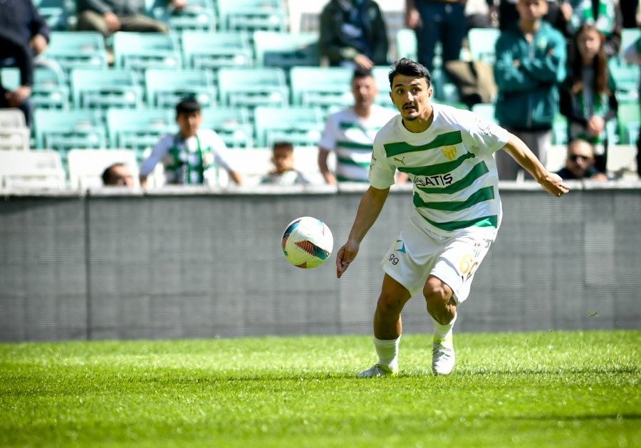 Bursaspor’da Vefa Temel ve Berkan Mahmut Keskin’e veda
