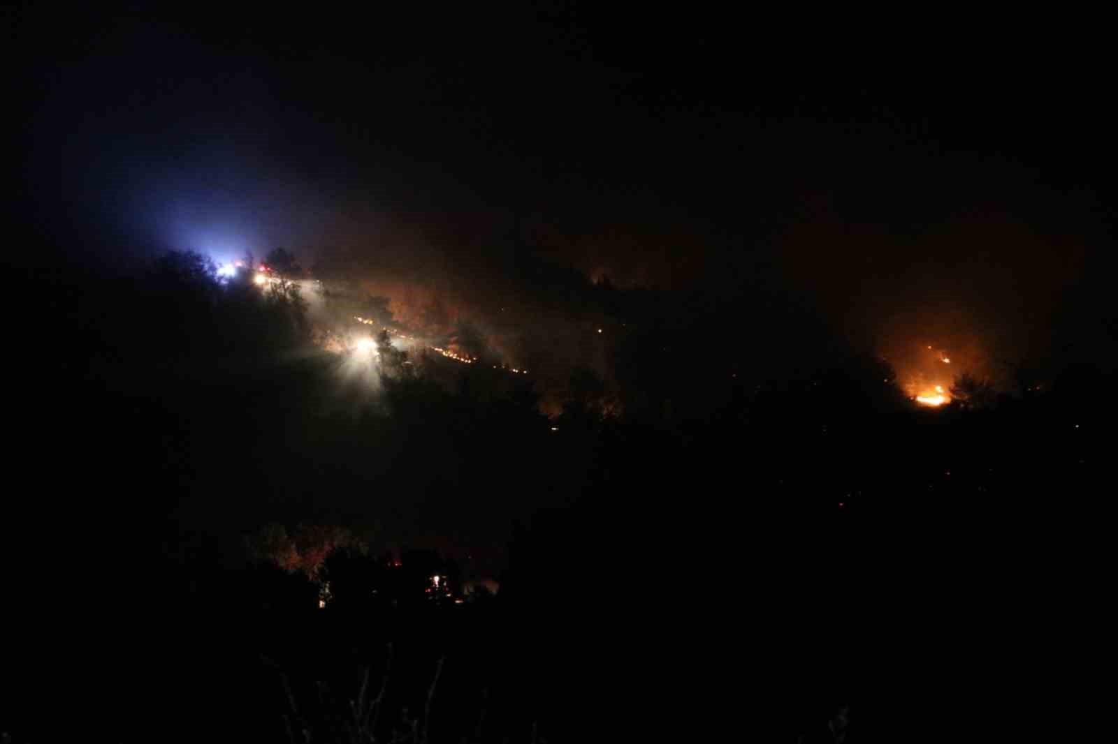 Ayvacık&rsquo;taki yangın kısmen kontrol altına alındı
