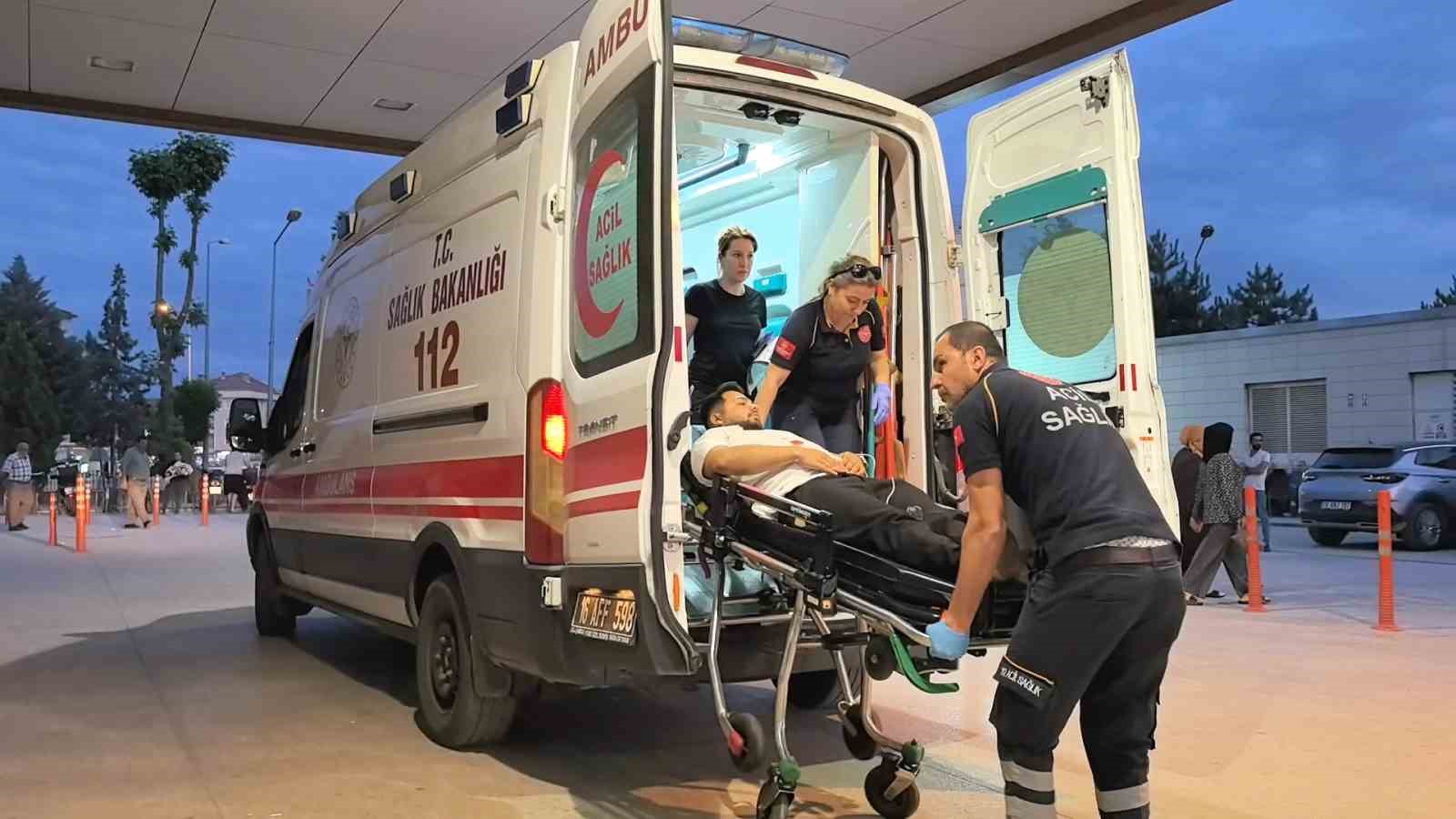 Bursa&rsquo;da bı&ccedil;aklı kavga: 1 ağır yaralı
