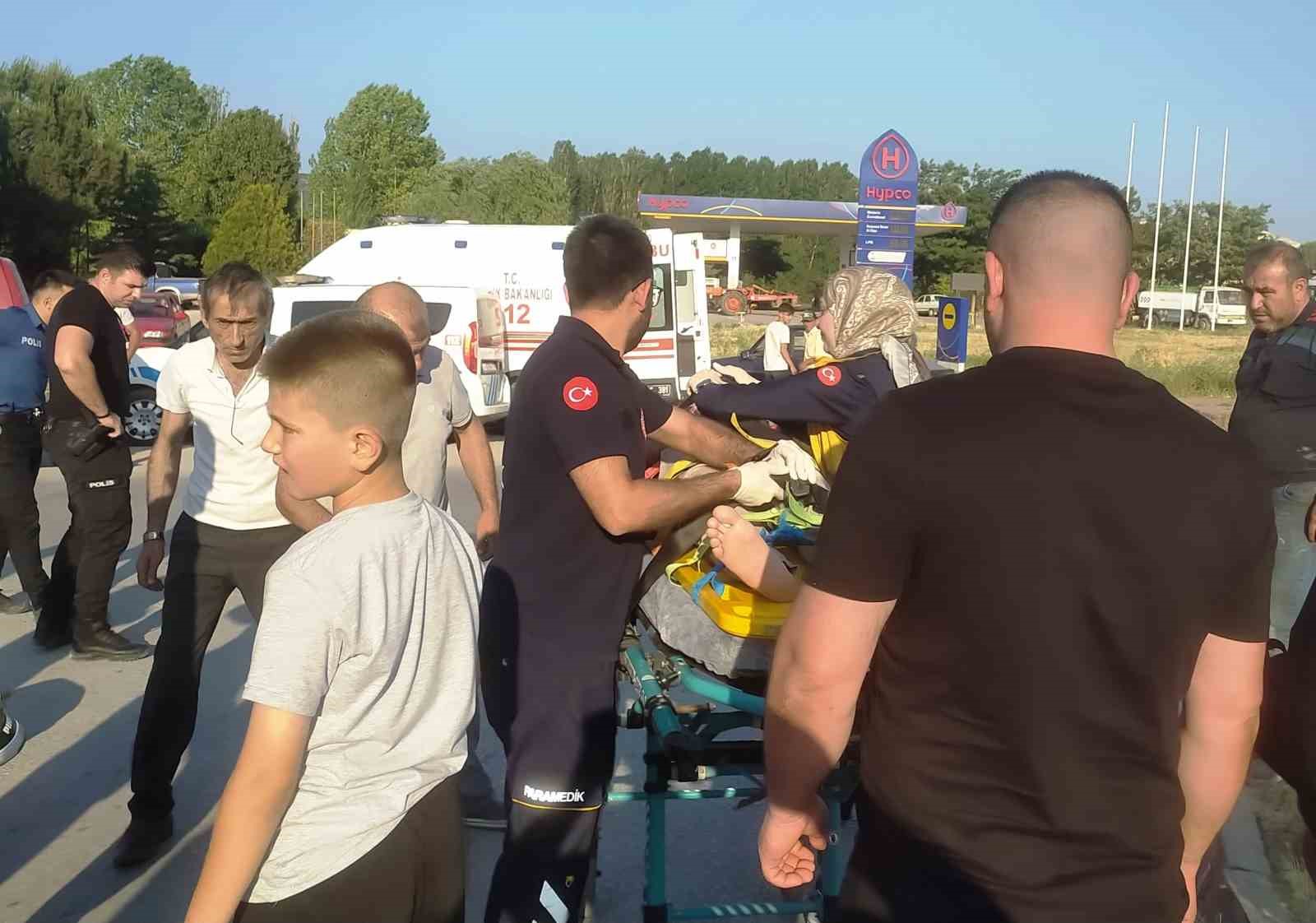 Hisarcık&rsquo;ta otomobil ile motosikletle &ccedil;arpıştı: 1 yaralı
