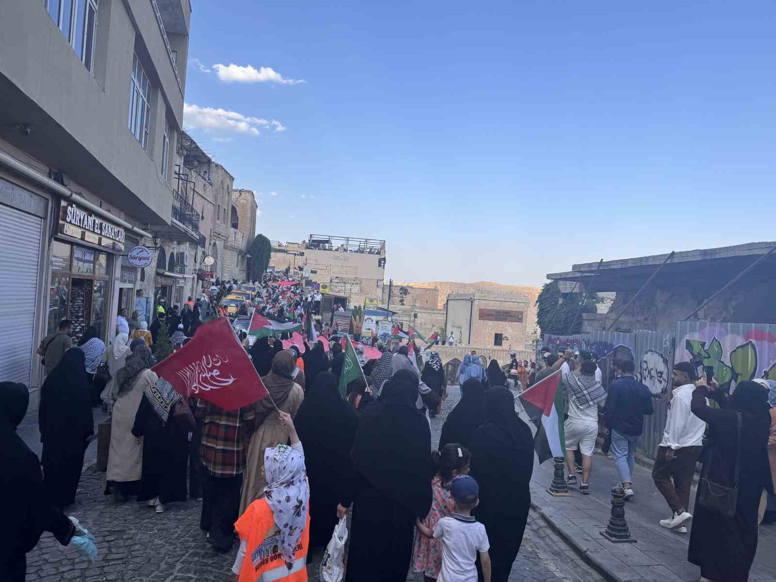 Bakan Işıkhan, Mardin’de Gazze’ye destek yürüyüşüne katıldı
