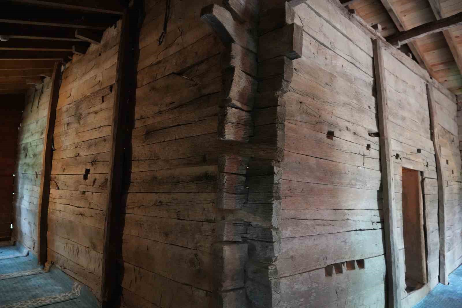 7 asırdır ayakta: Tek bir çivisi bile yok