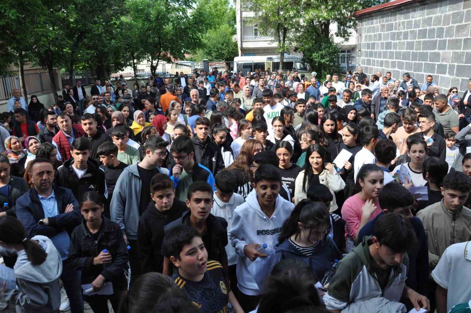 Kars’ta 4 bin 267 öğrencinin LGS heyecanı başladı